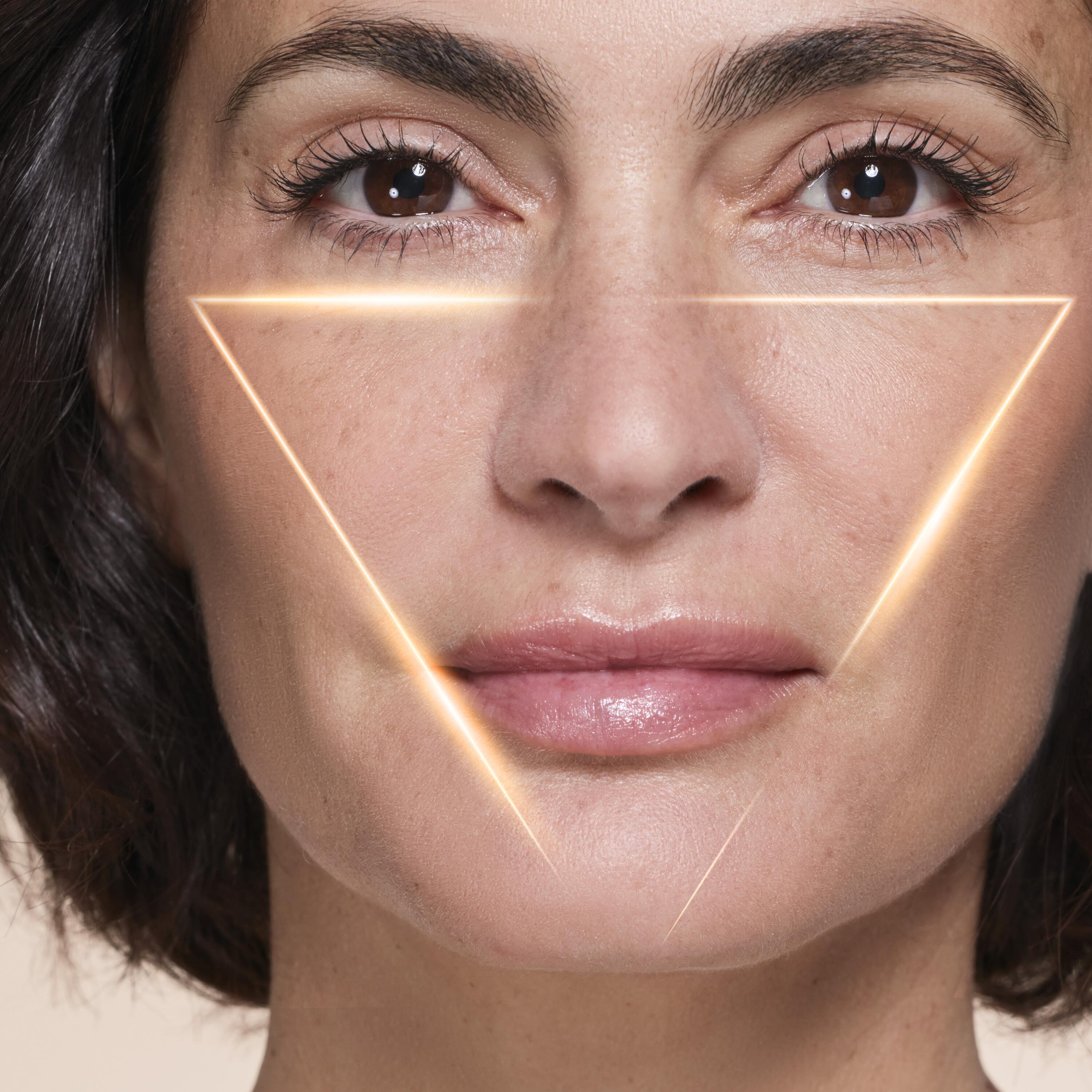 AVENE CAN_Dermabsolu_Face Triangle_Model